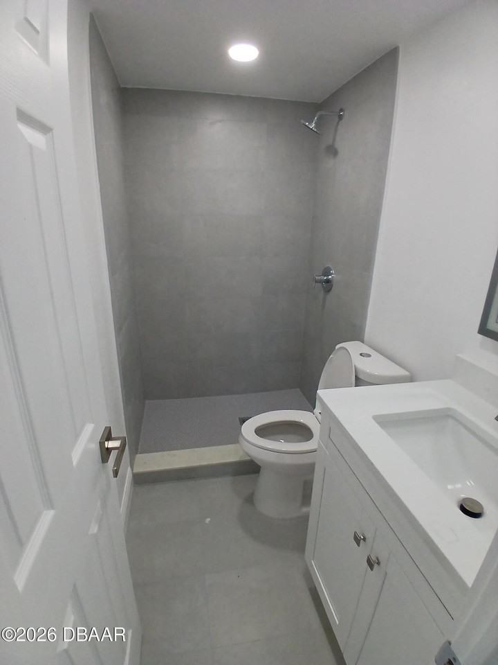 104 Douglas St - Photo 6 of 9