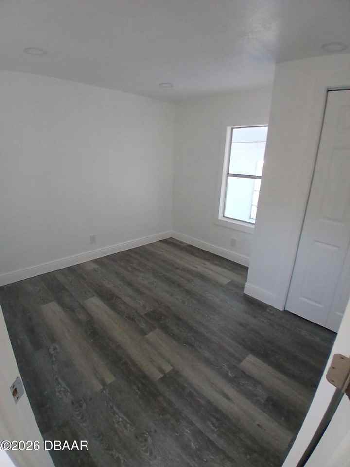 104 Douglas St - Photo 7 of 9