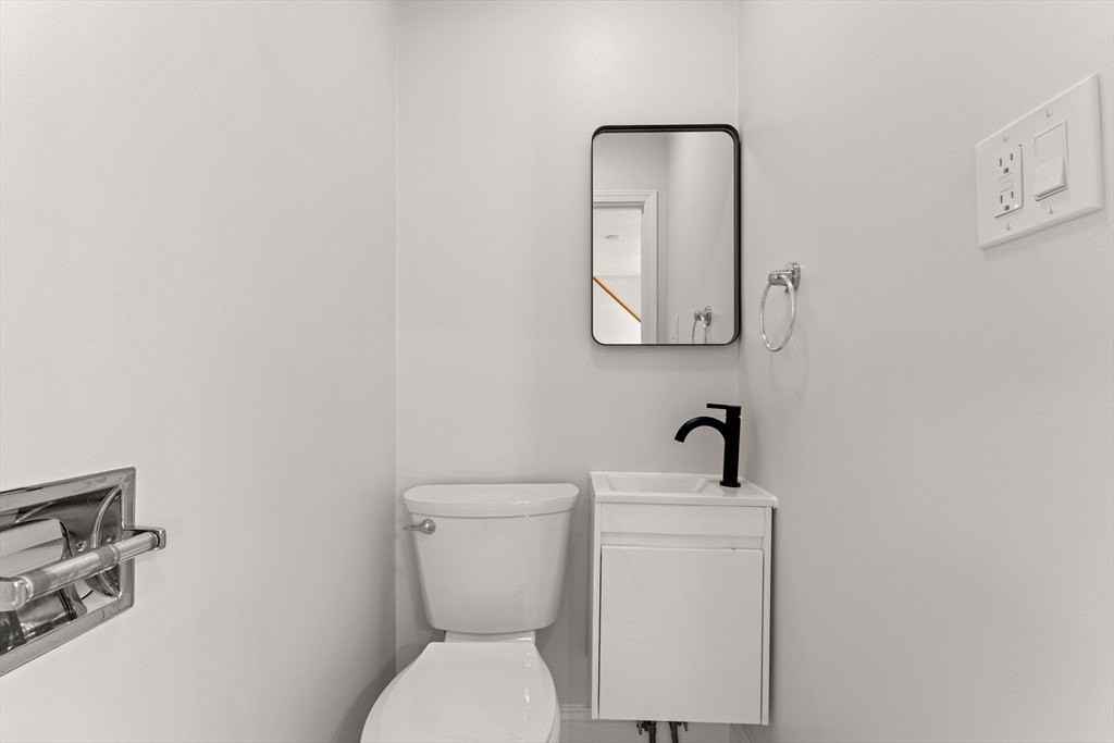 9 Dexter St - Photo 6 of 12