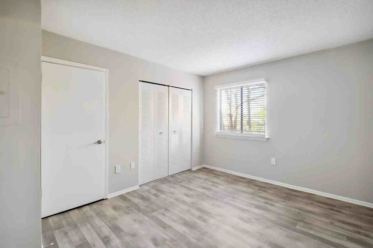 Cove at Fairforest Apartments - Photo 7 of 13