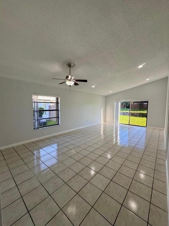 1427 Summit Run Cir - Photo 3 of 12