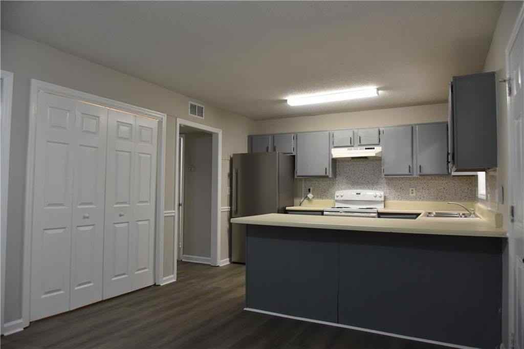 4040 Sand Wedge Cir Nw - Photo 3 of 14