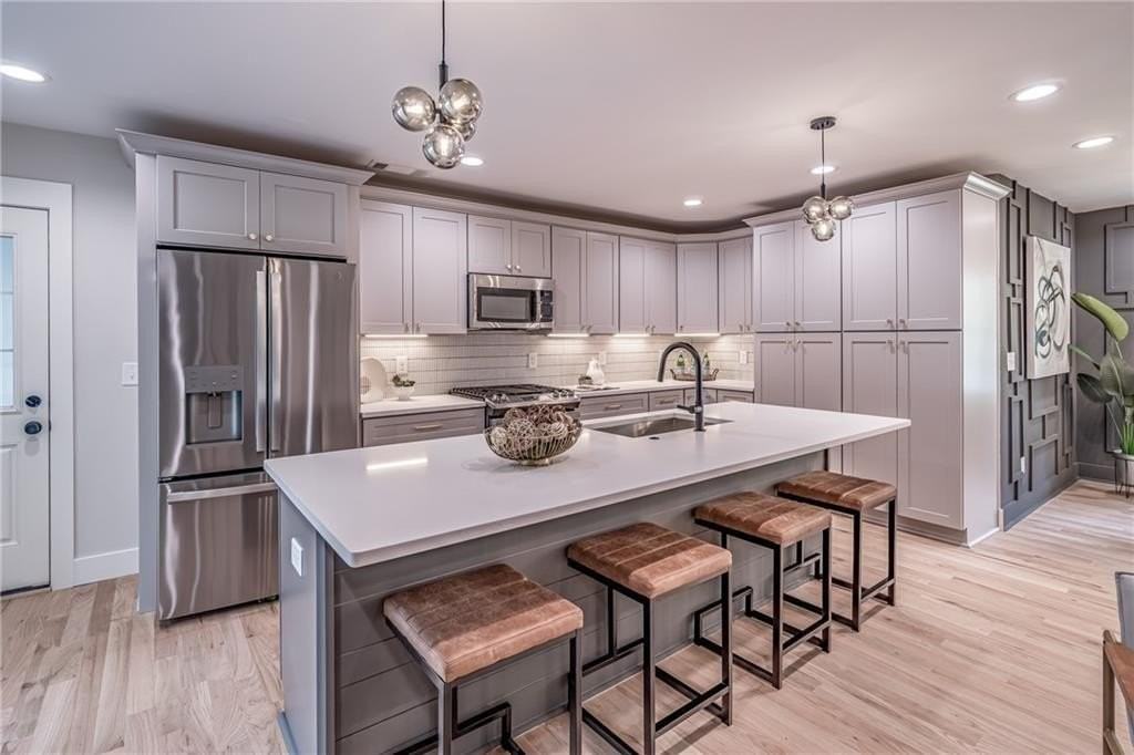 605 Blake Ave Se - Photo 5 of 25