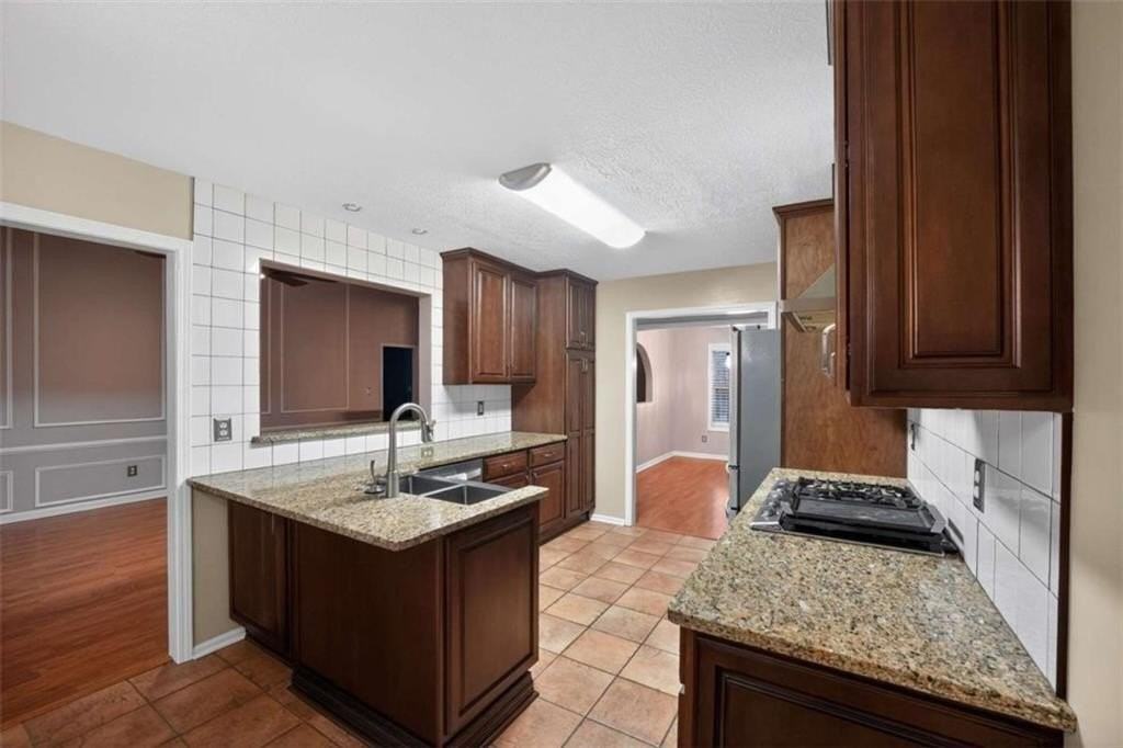 630 Castlebar Way - Photo 5 of 19