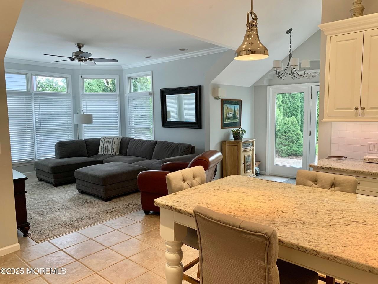 205 7th Ave - Photo 4 of 38