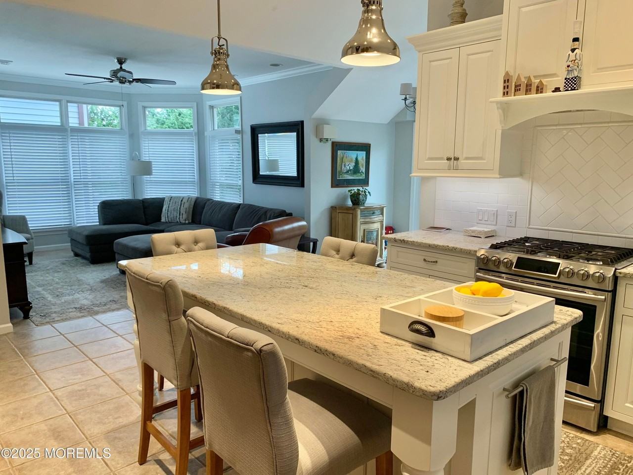 205 7th Ave - Photo 5 of 38