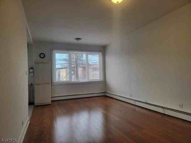 24 E Price St - Photo 4 of 7