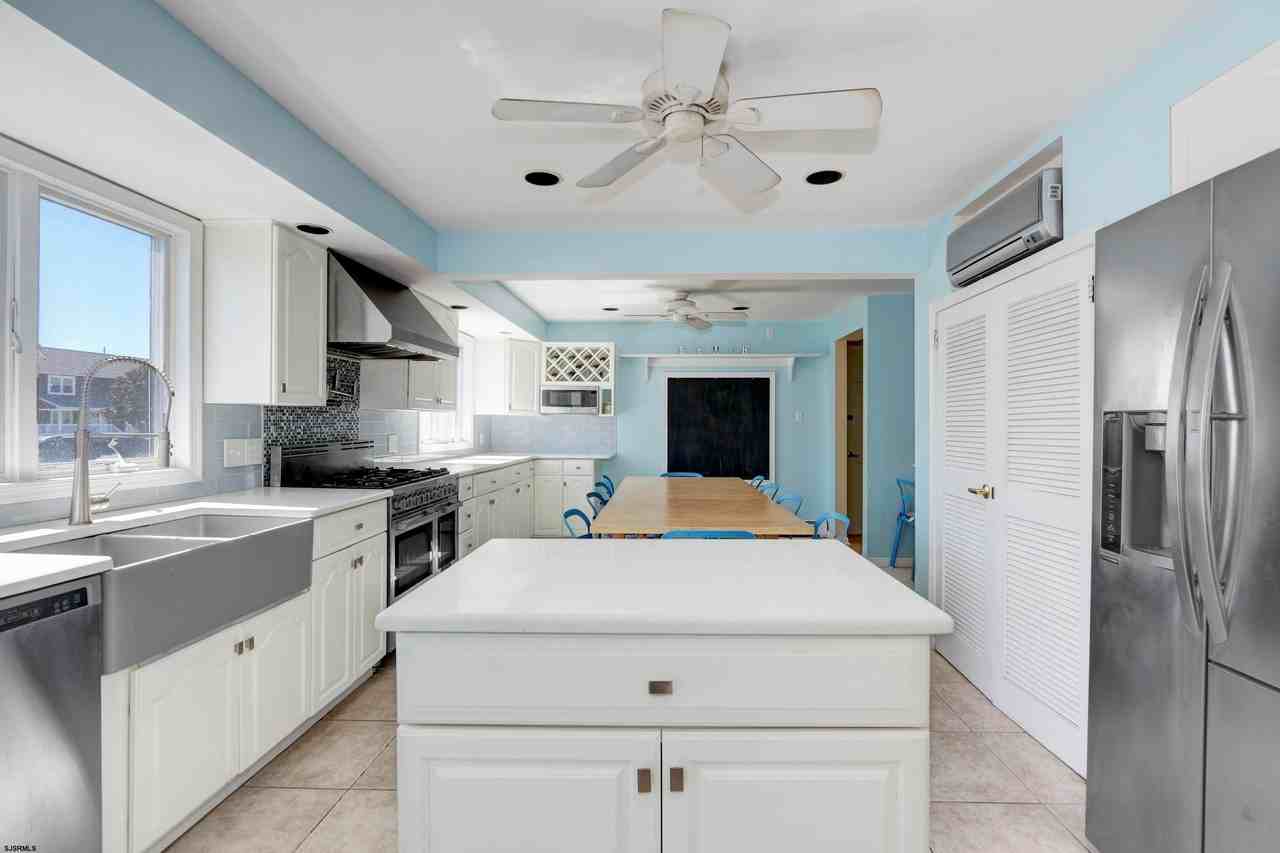 2604 Bayshore Ave - Photo 6 of 50