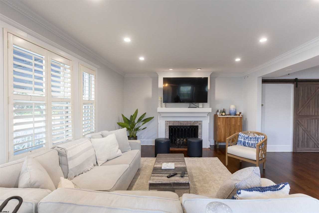 8310 Ventnor Ave - Photo 7 of 38