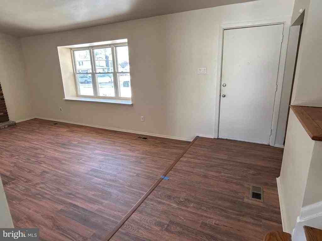 60 Stonegate Dr - Photo 2 of 13