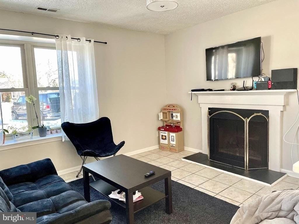 27 Franklin Pl - Photo 4 of 13