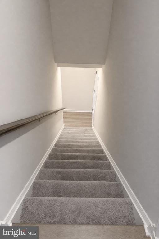 735 Platinum Dr - Photo 5 of 32