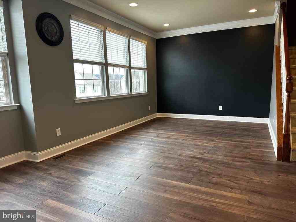 2732 Shelburne Rd #142W - Photo 6 of 29