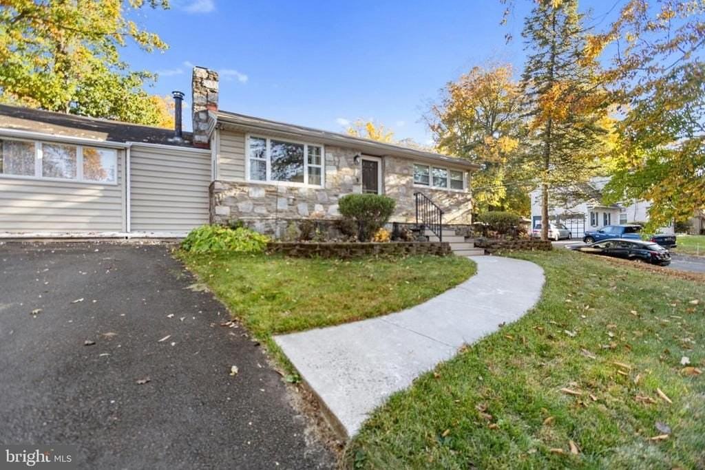 1801 N Hills Ave - Photo 2 of 20