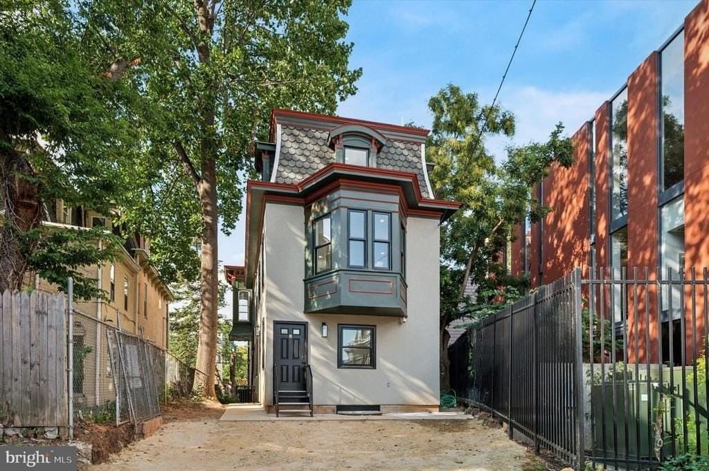 3408 Race St #1 - Photo 3 of 19