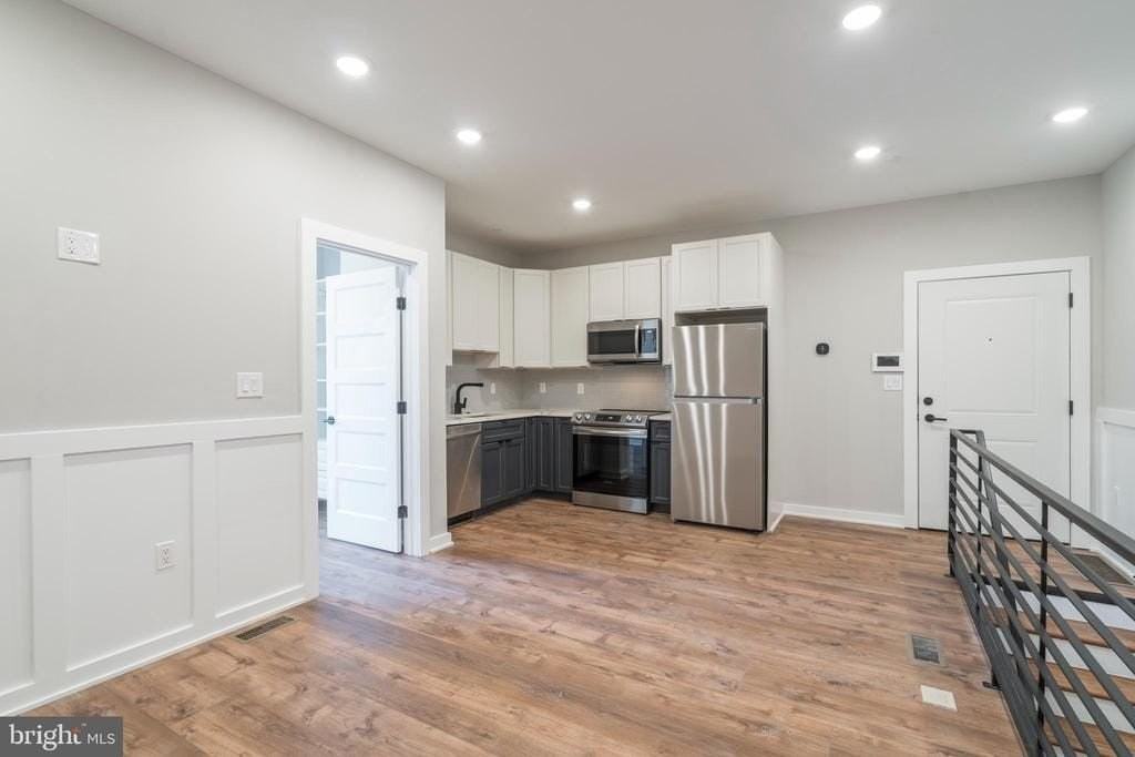 435 N 35th St #A - Photo 2 of 27