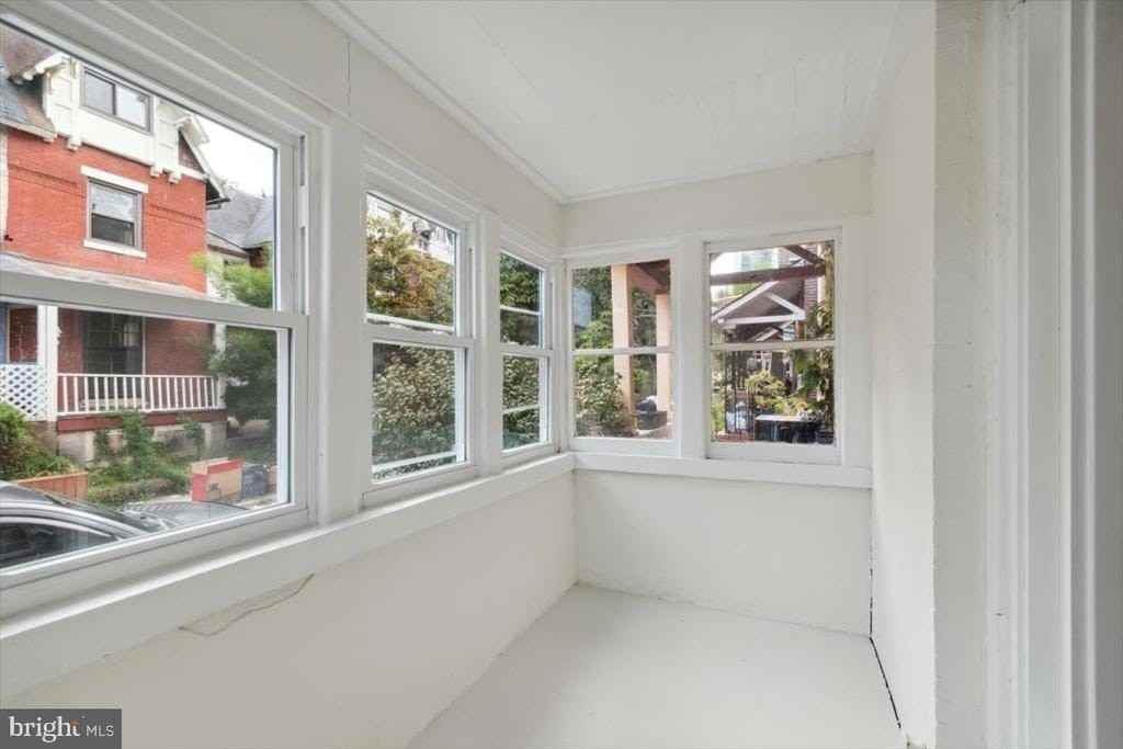 3205 Winter St - Photo 3 of 35