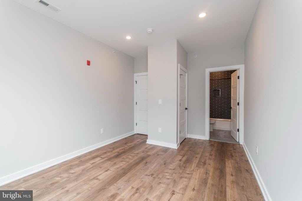 439 N 35th St #D - Photo 7 of 10