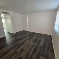 10616 Towner Ave Ne Apt C #C - Photo 1 of 1