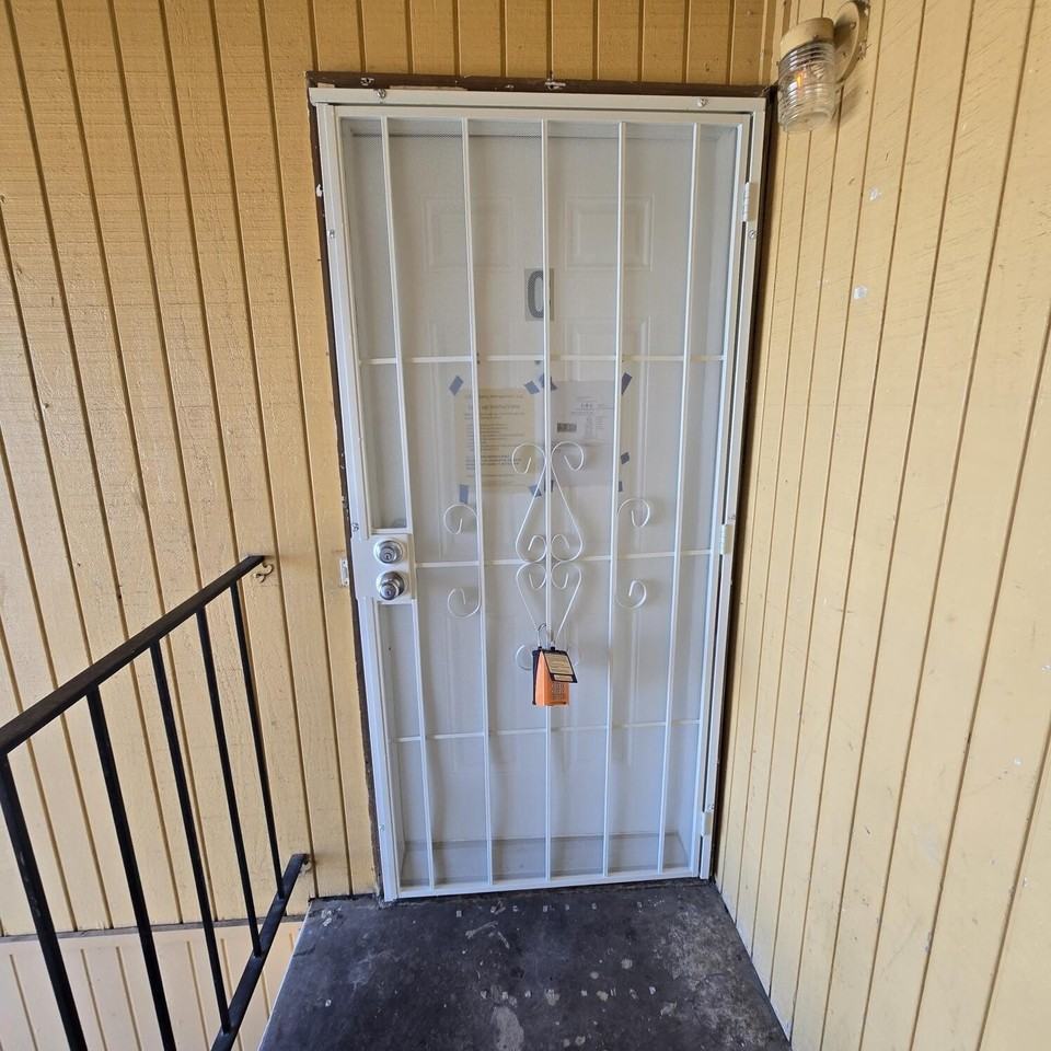 10616 Towner Ave Ne Apt C #C - Photo 2 of 17