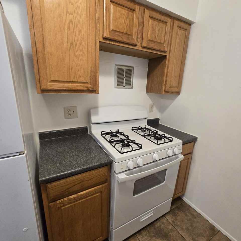 10616 Towner Ave Ne Apt C #C - Photo 7 of 17