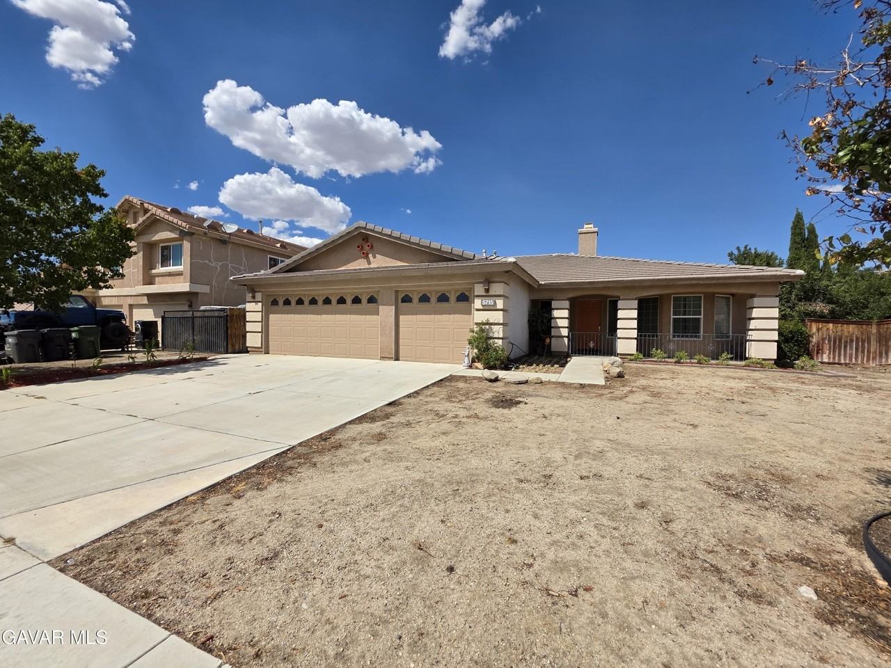 5715 Capri Ct - Photo 4 of 36