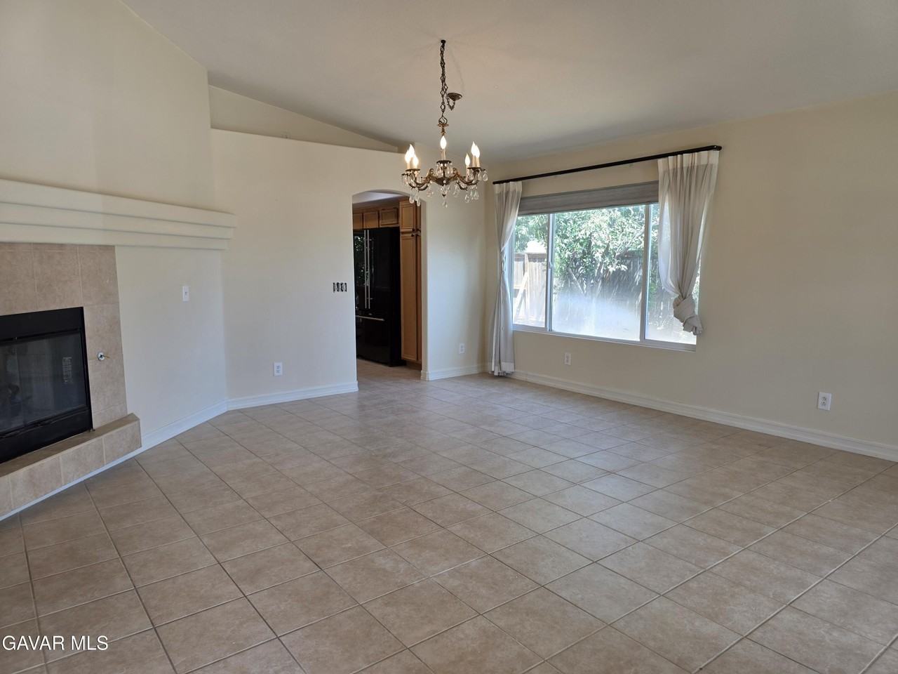 5715 Capri Ct - Photo 6 of 36