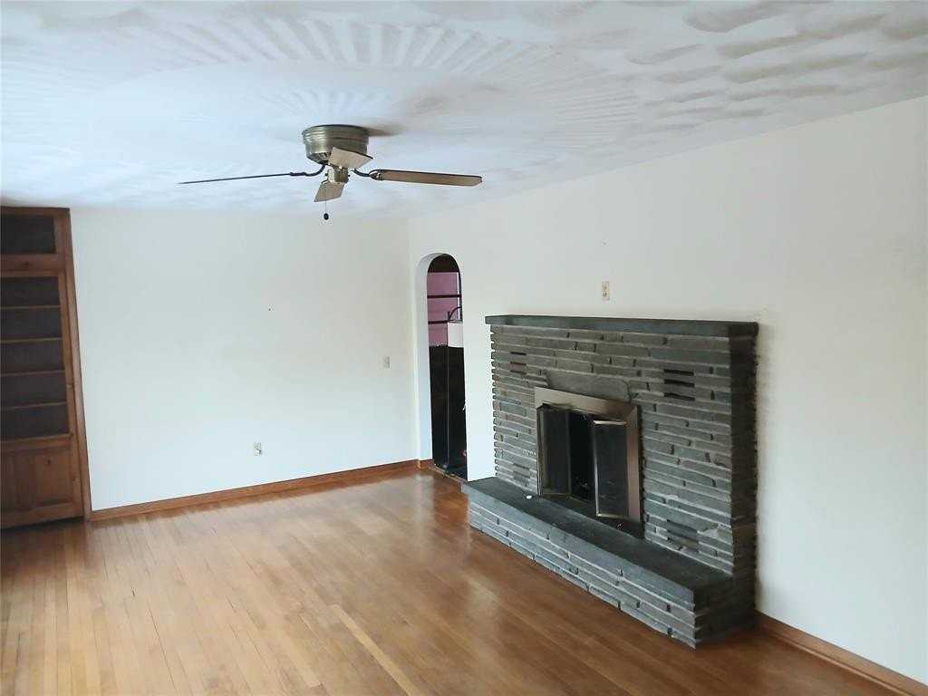 5 Meadowbrook Ln - Photo 3 of 14