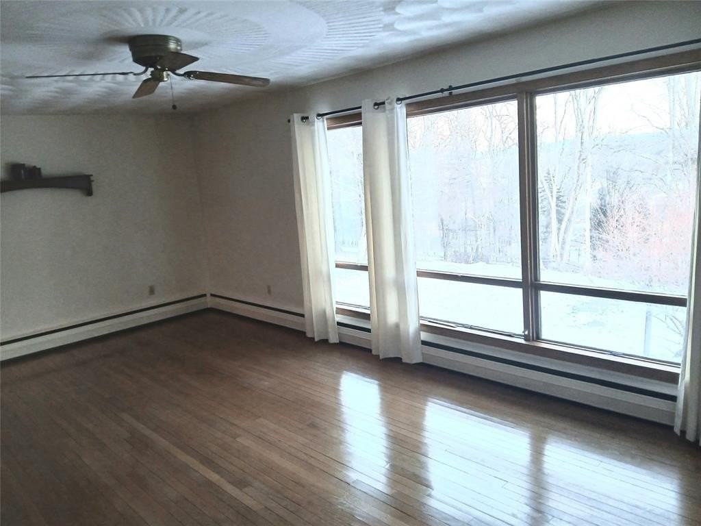 5 Meadowbrook Ln - Photo 4 of 14