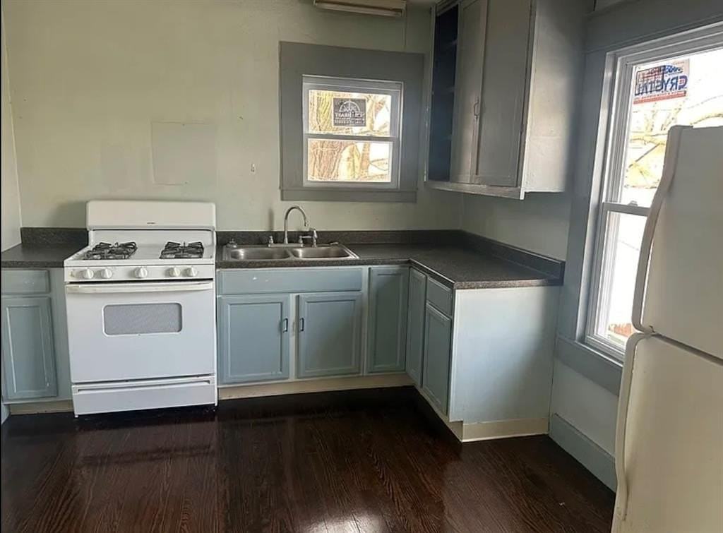 404 Exchange Ave - Photo 2 of 9