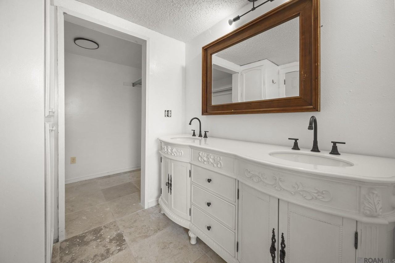 13691 Andrews Rd - Photo 3 of 21