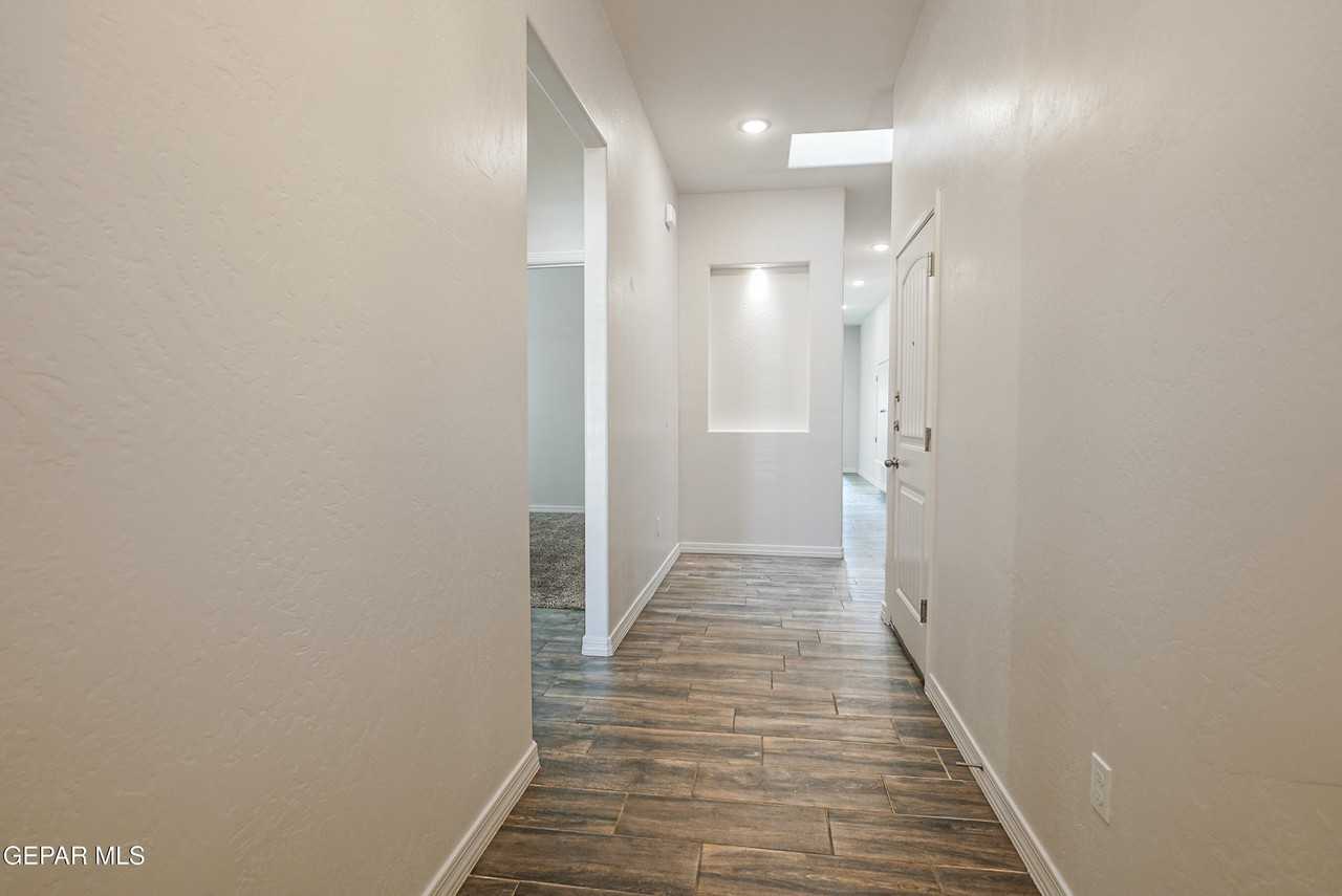 13652 Glen Vista Ln - Photo 3 of 19