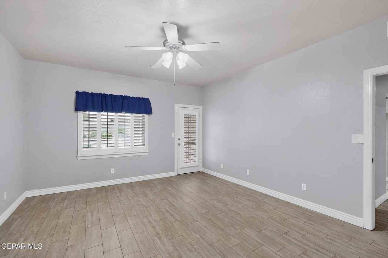 1365 Desert Canyon Dr - Photo 5 of 45