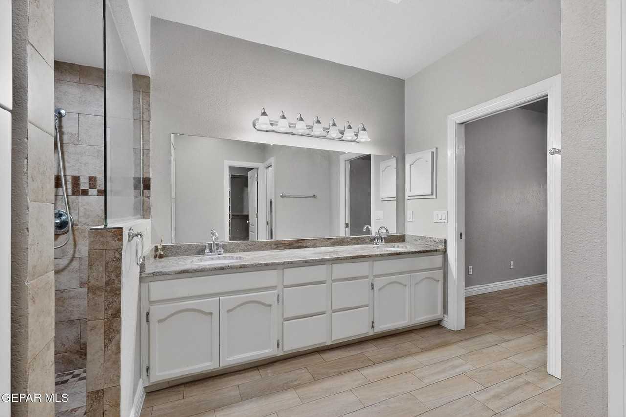 1365 Desert Canyon Dr - Photo 6 of 45