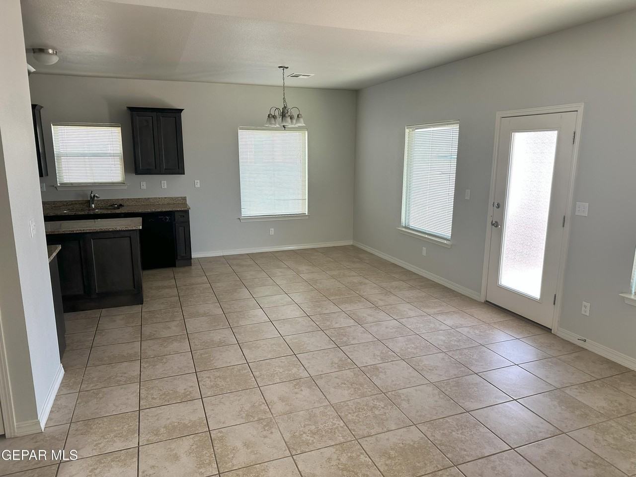 3756 Loma Jacinto Dr - Photo 4 of 31