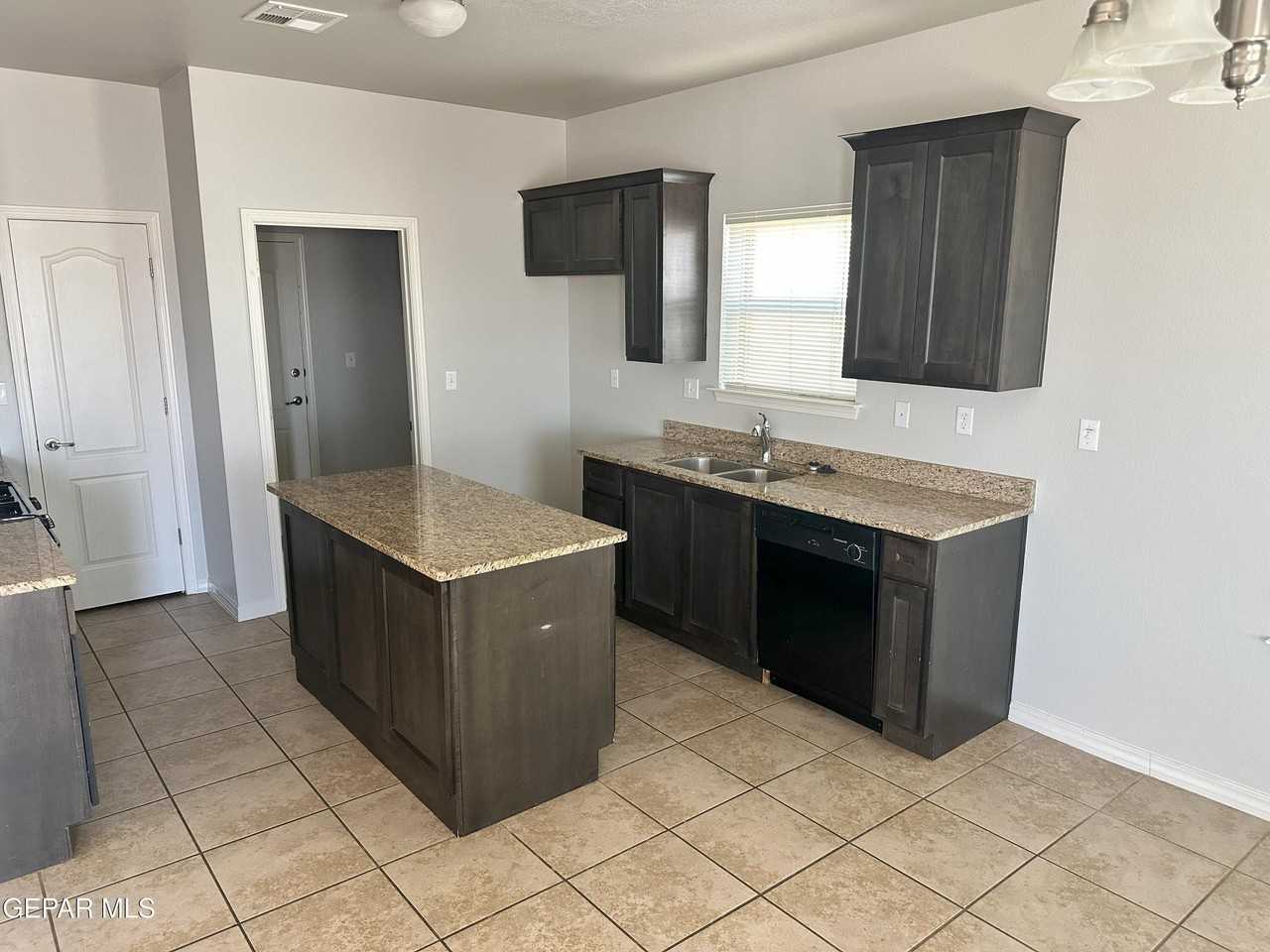 3756 Loma Jacinto Dr - Photo 6 of 31