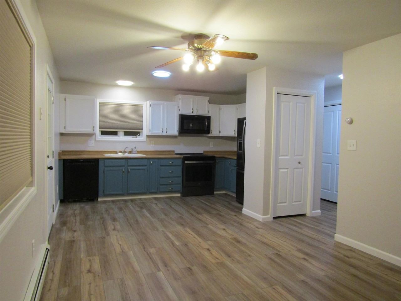 Ladies Ln - Photo 3 of 25