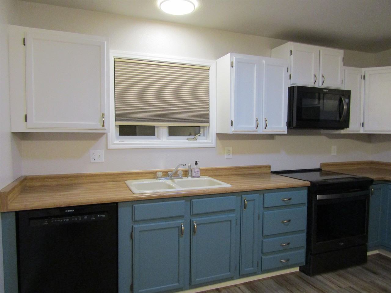 Ladies Ln - Photo 6 of 25