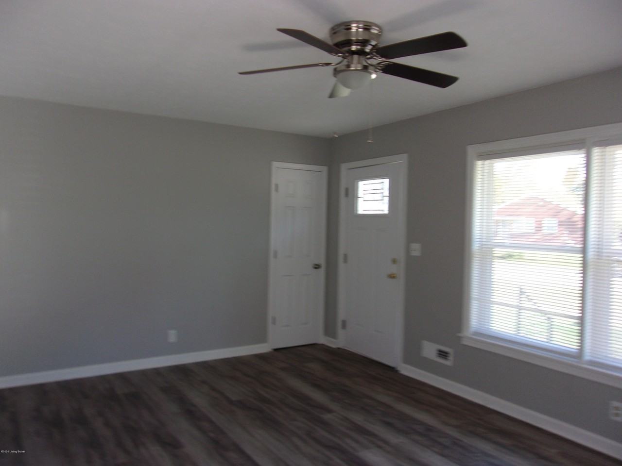 4512 Janice Way - Photo 2 of 4