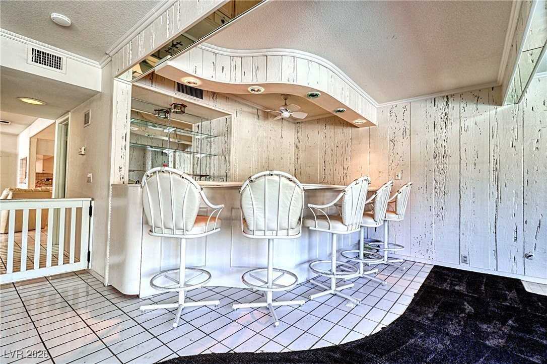 940 Vegas Valley Dr - Photo 7 of 46