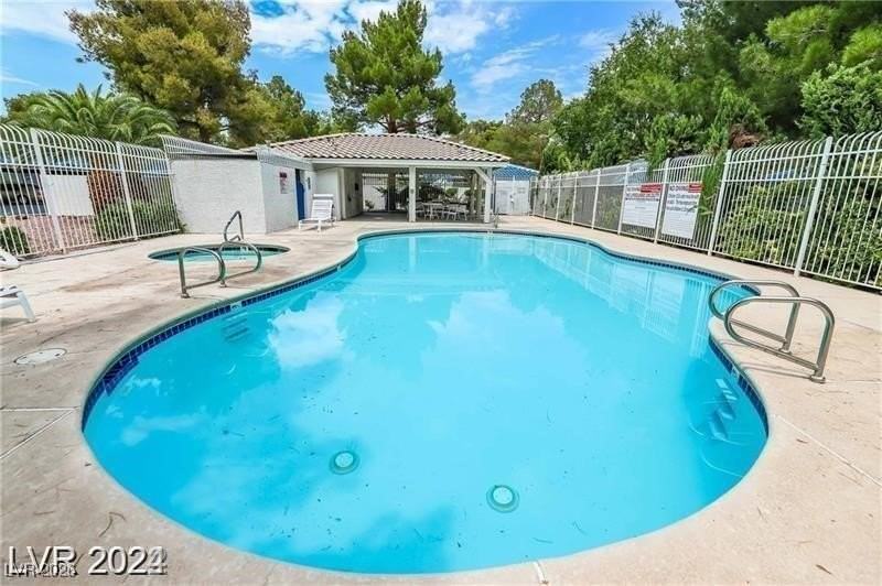 2117 Chertsey Dr #C - Photo 2 of 24