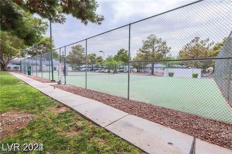 2117 Chertsey Dr #C - Photo 3 of 24