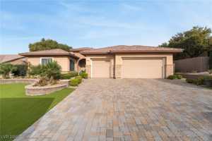 featured image of 24 Kittansett Loop