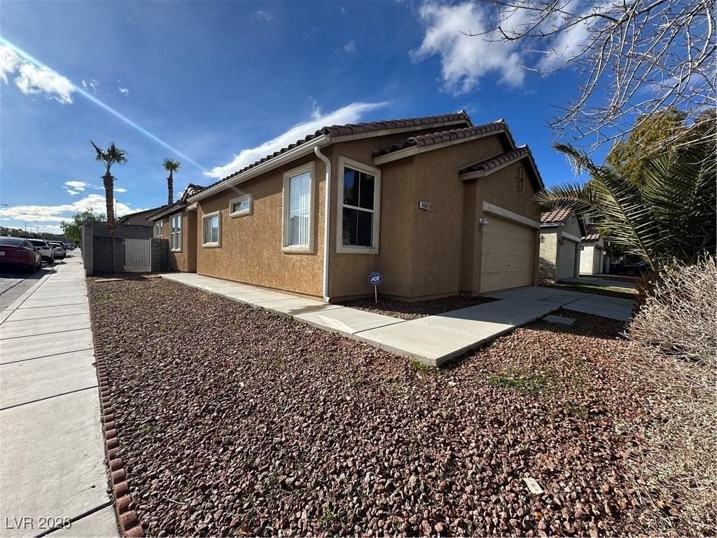 9469 Vast Valley Ave - Photo 2 of 14