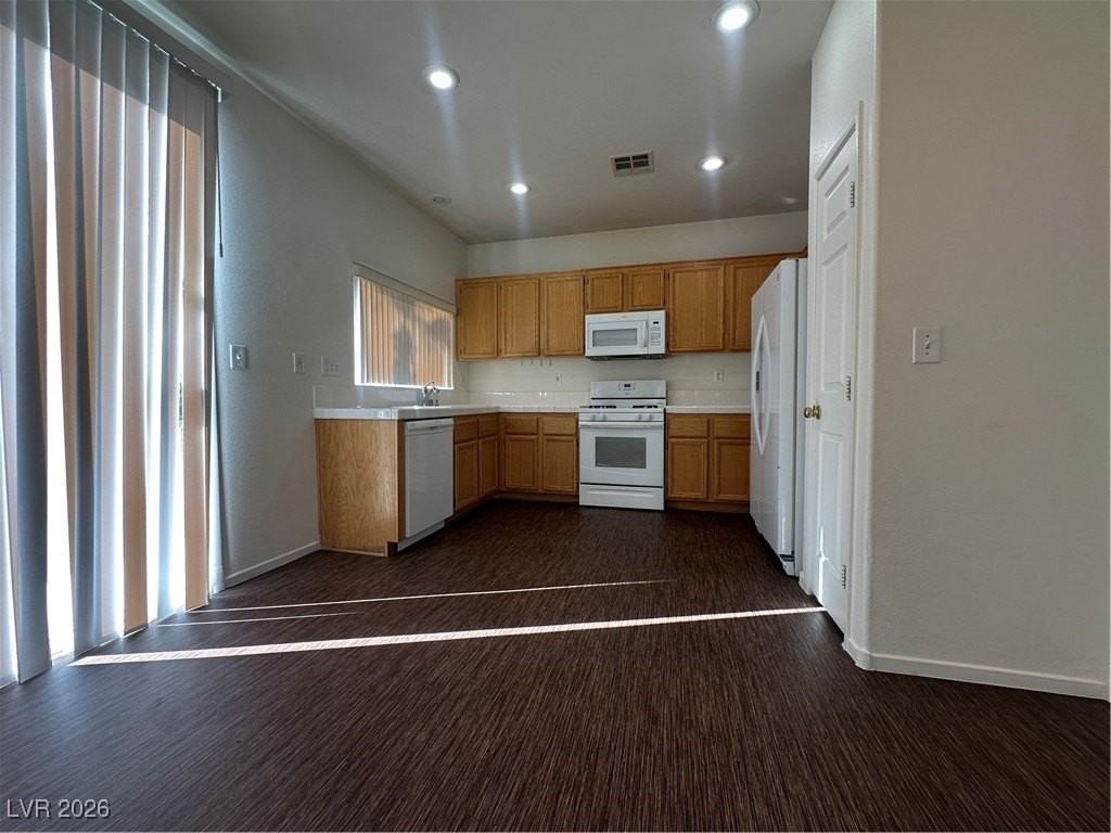 9469 Vast Valley Ave - Photo 4 of 14