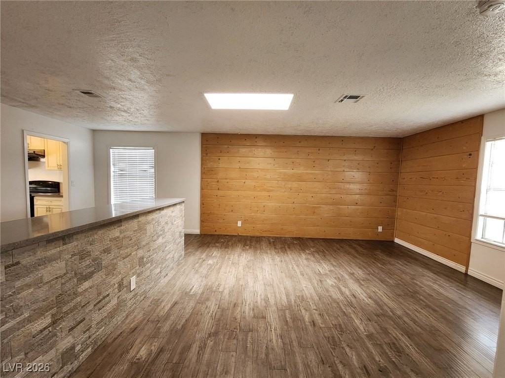 1823 Niblick Cir - Photo 4 of 22