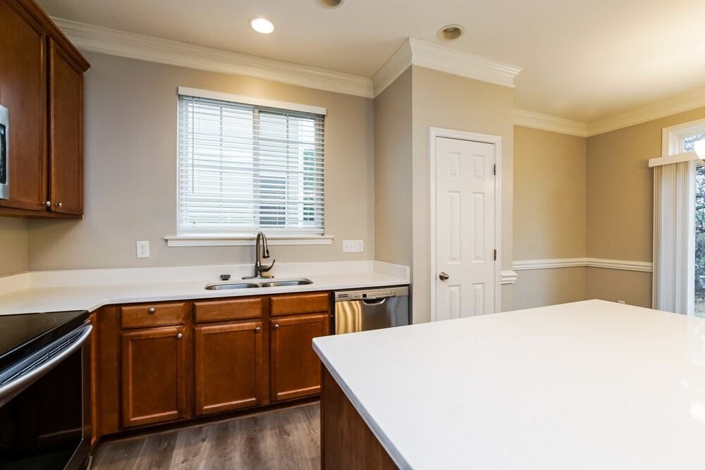 3651 Marshlane Way - Photo 6 of 17