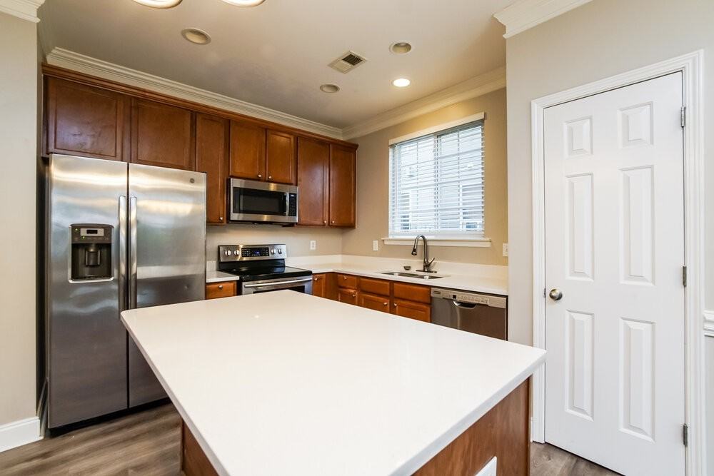 3651 Marshlane Way - Photo 7 of 17