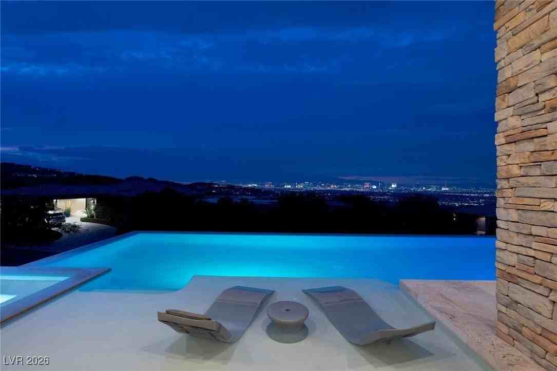 675 Scenic Rim Dr - Photo 3 of 46