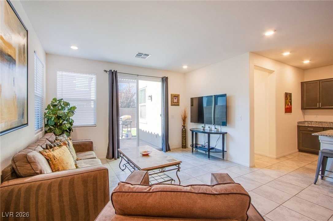 9858 W Meranto Ave - Photo 7 of 32